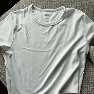 Uniqlo White Short Sleeve Tee